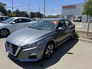 Used 2022 Nissan Altima 2.5 SV image 1