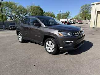 Used 2019 Jeep Compass Latitude image 1