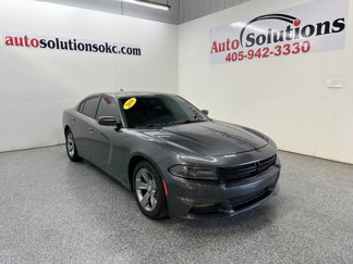 Used 2016 Dodge Charger SXT image 1