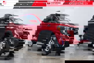 Used 2022 GMC Terrain SLE w/ Driver Convenience Package image 1