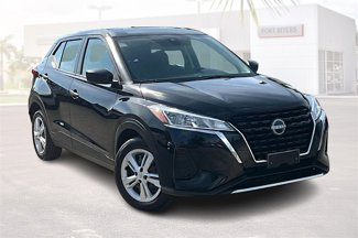 Used 2022 Nissan Kicks S image 1