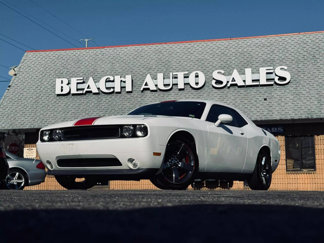 Used 2014 Dodge Challenger SXT image 1