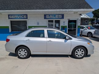 Used 2010 Toyota Corolla LE image 1