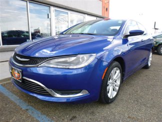 Used 2015 Chrysler 200 Limited image 1