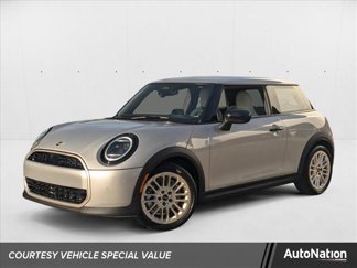 Used 2025 MINI Cooper 2-Door Hardtop image 1