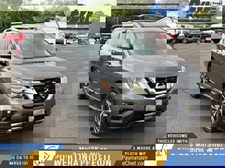 Used 2019 Nissan Pathfinder Platinum image 1