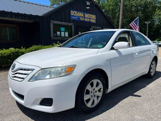 Used 2010 Toyota Camry LE image 1