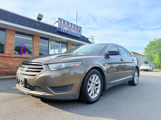 Used 2015 Ford Taurus SE image 1
