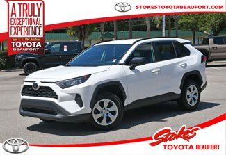 Used 2020 Toyota RAV4 LE image 1