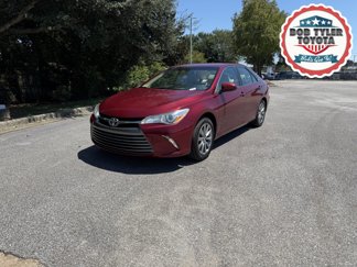 Used 2017 Toyota Camry SE image 1