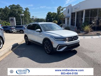 Used 2023 Volkswagen Tiguan SE image 1
