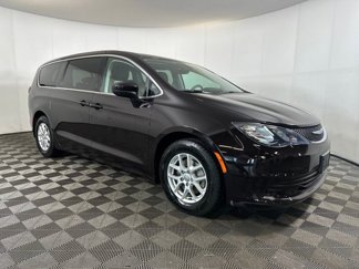Used 2017 Chrysler Pacifica Touring video 2