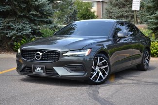 Used 2019 Volvo S60 T6 Momentum w/ Premium Package image 1