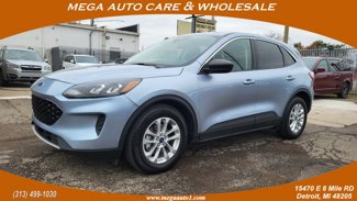 Used 2022 Ford Escape SE image 1