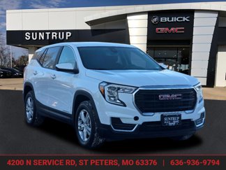 Used 2024 GMC Terrain SLE image 1