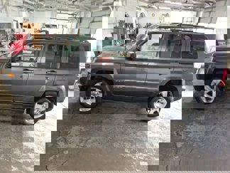 Used 2016 Jeep Patriot Latitude image 1