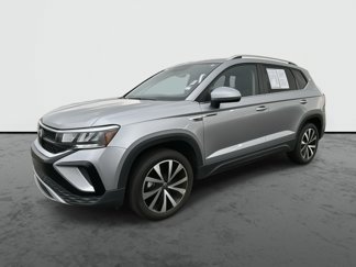 Used 2024 Volkswagen Taos SE image 1