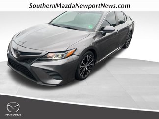 Used 2018 Toyota Camry SE w/ Moonroof Package image 1