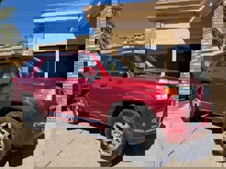 Used 2011 Toyota 4Runner SR5 w/ Convenience Pkg image 1