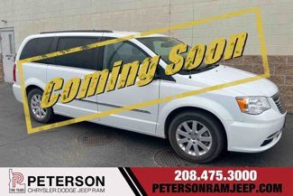 Used 2014 Chrysler Town & Country Touring image 1