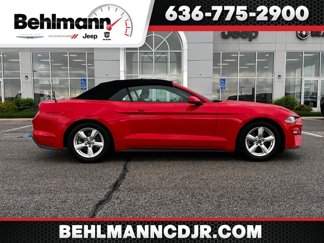 Used 2019 Ford Mustang Convertible image 1
