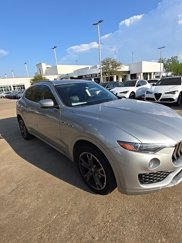 Used 2017 Maserati Levante w/ Luxury Package image 1