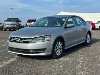 Used 2013 Volkswagen Passat 2.5 S image 1