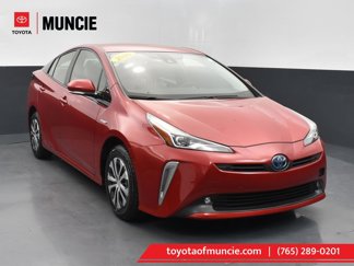 Used 2020 Toyota Prius LE image 1