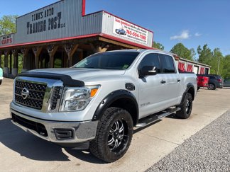 Used 2017 Nissan Titan SV image 1
