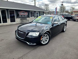 Used 2017 Chrysler 300 C image 1
