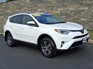 Used 2018 Toyota RAV4 XLE image 1