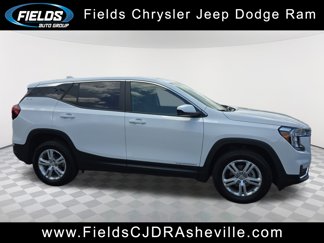 Used 2024 GMC Terrain SLE image 1