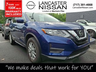 Used 2017 Nissan Rogue SV w/ SV Premium Package image 1