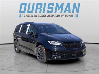 New 2025 Chrysler Pacifica Limited image 1