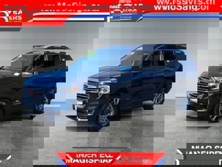 Used 2022 GMC Terrain SLT image 1