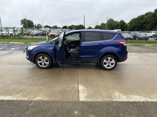 Used 2016 Ford Escape SE image 1