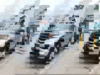 Used 2023 Ford Explorer XLT image 1