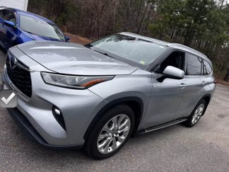 Used 2021 Toyota Highlander Limited image 1