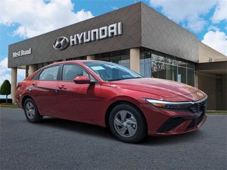 New 2025 Hyundai Elantra SE image 1