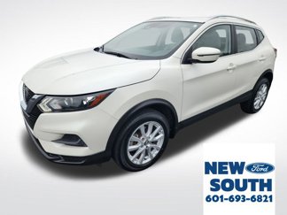 Used 2020 Nissan Rogue Sport SV image 1
