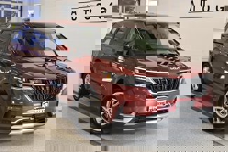 Used 2024 Kia Carnival LX image 1