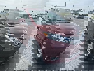 Used 2015 Toyota Sienna XLE image 1
