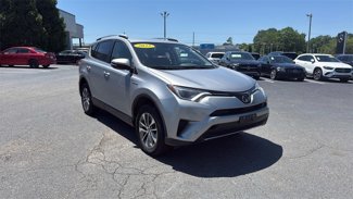 Used 2018 Toyota RAV4 LE image 1