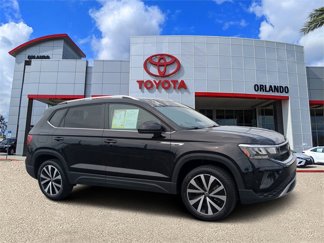 Used 2022 Volkswagen Taos SE image 1