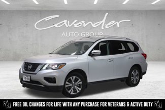 Used 2019 Nissan Pathfinder SV image 1