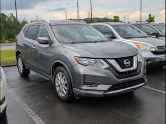Used 2017 Nissan Rogue SV image 1