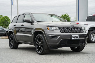 Used 2021 Jeep Grand Cherokee Laredo X image 1