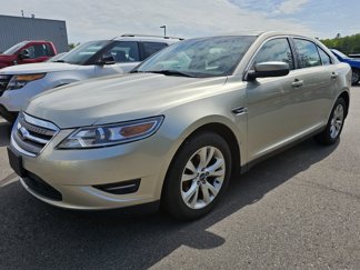 Used 2010 Ford Taurus SEL image 1