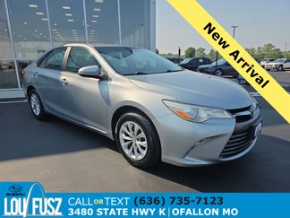 Used 2016 Toyota Camry LE image 1