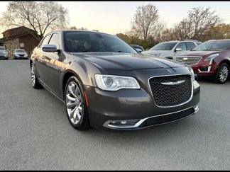 Used 2017 Chrysler 300 C image 1